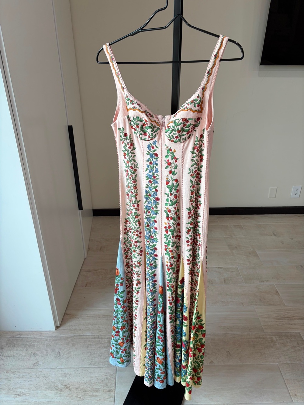 Farm Rio Fruit Beauty Scarf floral linen-blend maxi dress - Picture 5 of 9
